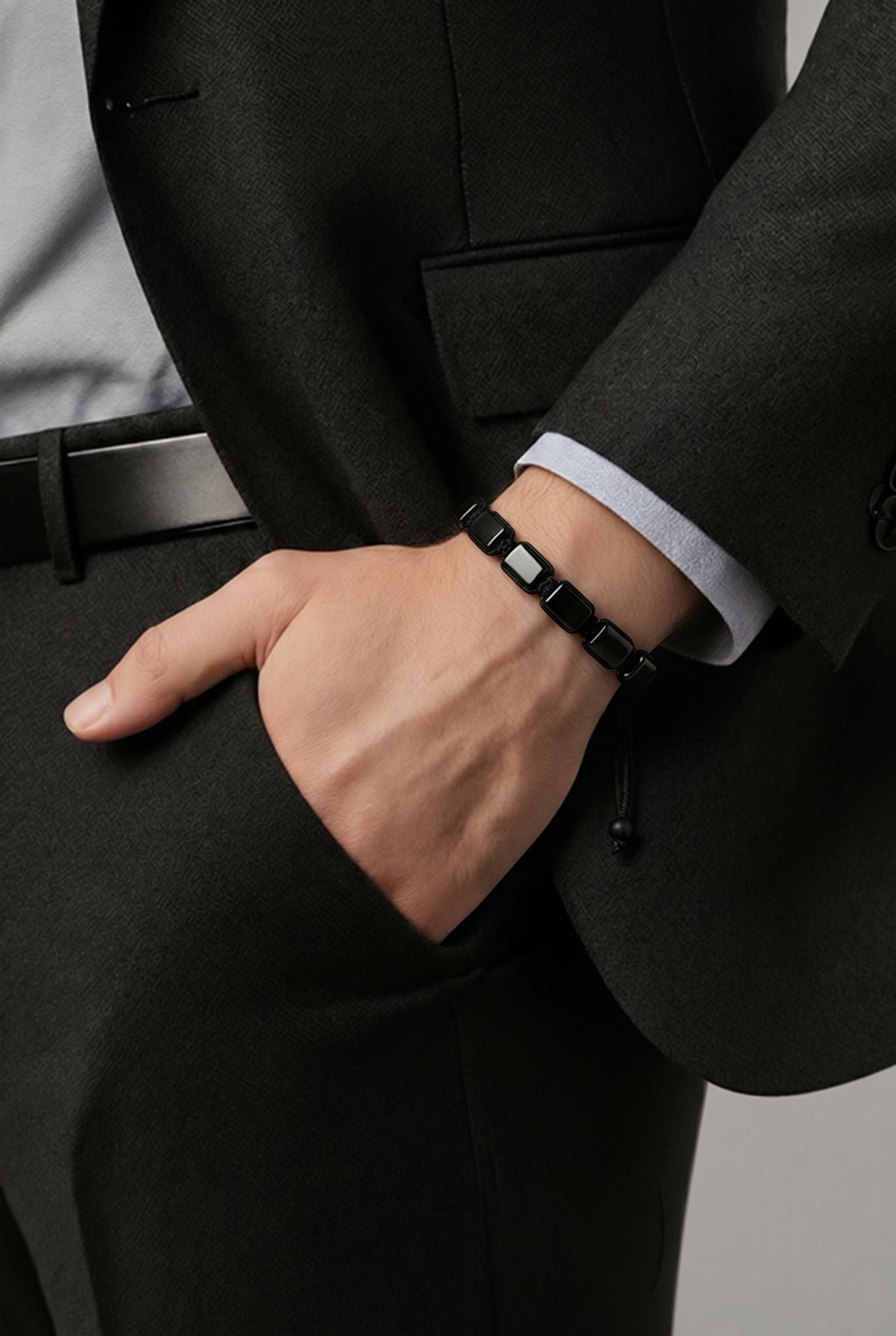 Pulsera para hombre con piedras negras grandes